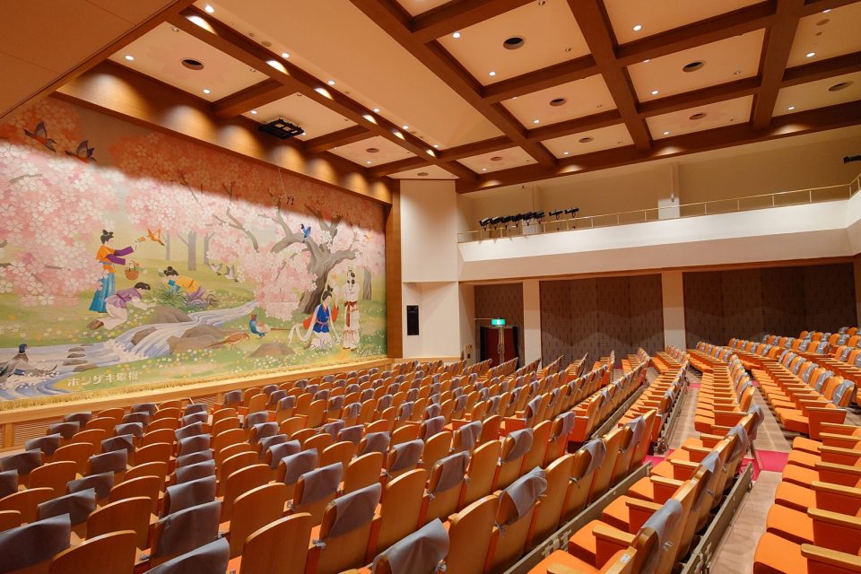 チェリヴァホール特定天井耐震改修工事